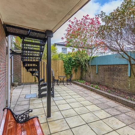 4 Bed City House With Private Garden And Parking Winchester Exterior foto