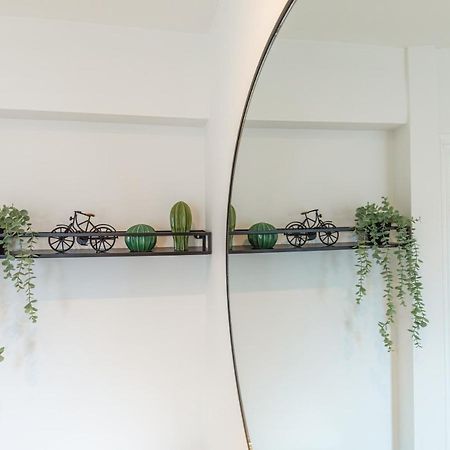 4 Bed City House With Private Garden And Parking Winchester Exterior foto